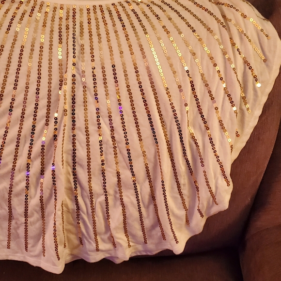 Gold and white top - Picture 2 of 2